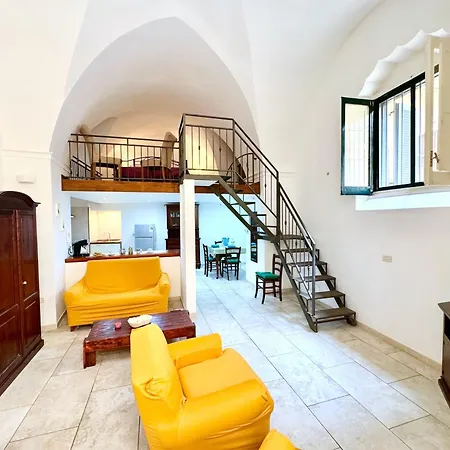 Vico Del Theutra Apartman