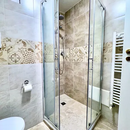 Vico Del Theutra Apartman *