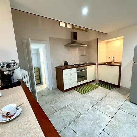Vico Del Theutra Appartement