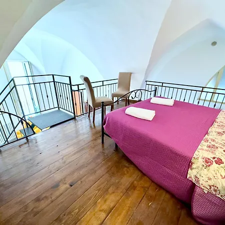 Vico Del Theutra * Lecce