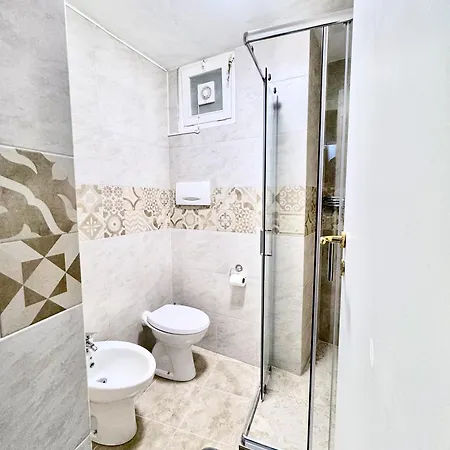 Vico Del Theutra Λέτσε