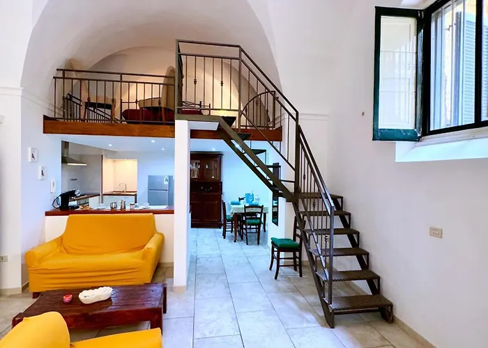 Vico Del Theutra Lecce